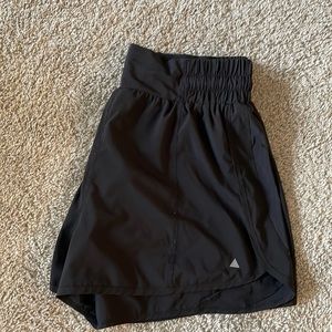 Balance Athletica “breeze short”